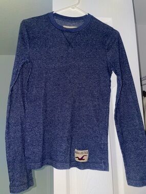 Hollister Men's Dark Blue Thermal Crew Neck Shirt